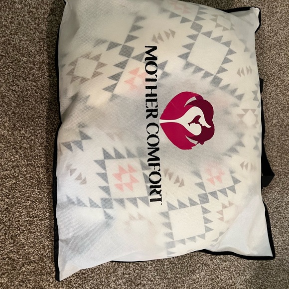 Wannisha nursing pillow - Picture 6 of 15